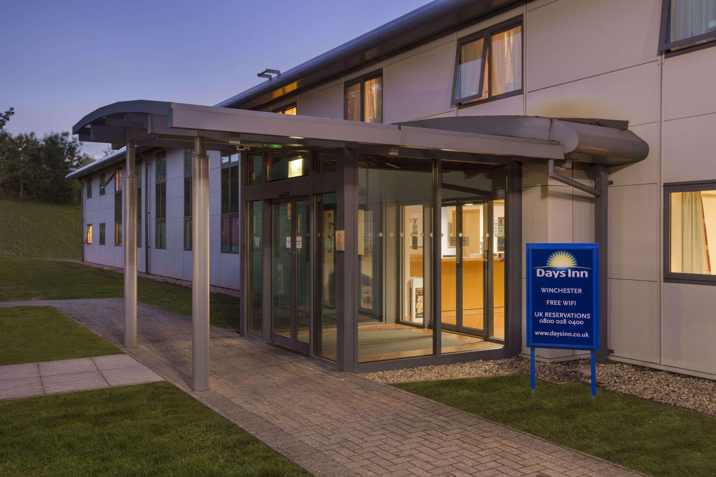 Days Inn Winchester Ngoại thất bức ảnh